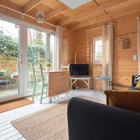 Moyo Kijani 잔드보르트