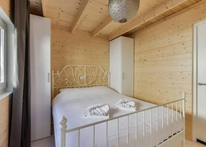 Moyo Kijani Дом отдыха Зандфорт